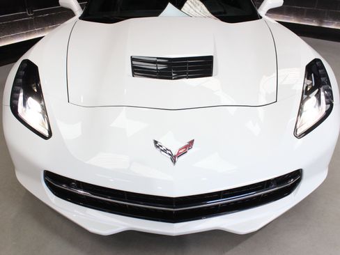 Used 2019 Chevrolet Corvette Stingray Coupe image 9