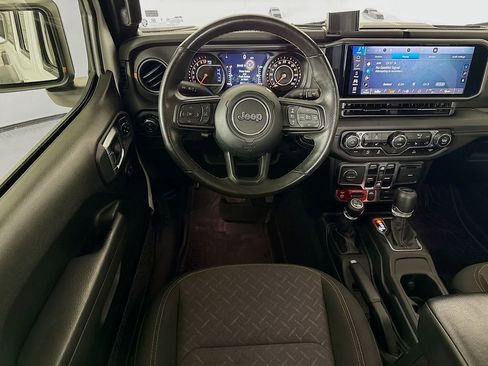 Used 2024 Jeep Gladiator Mojave w/ Convenience Group image 23