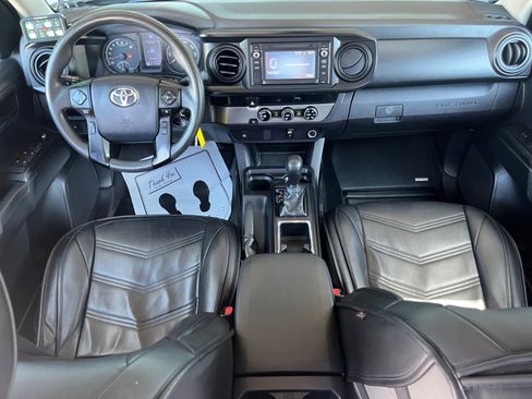 Used 2018 Toyota Tacoma SR w/ SR Convenience Package RWD image 16