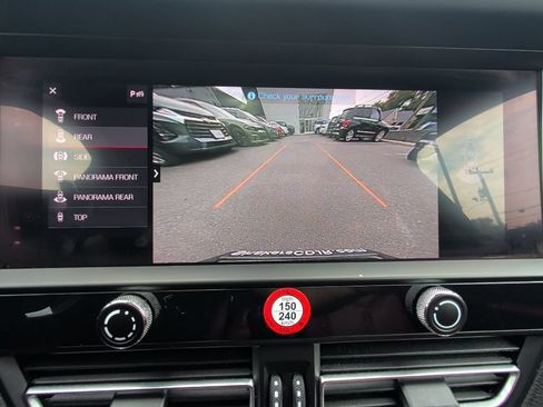 Used 2023 Porsche Macan S AWD/4WD image 22