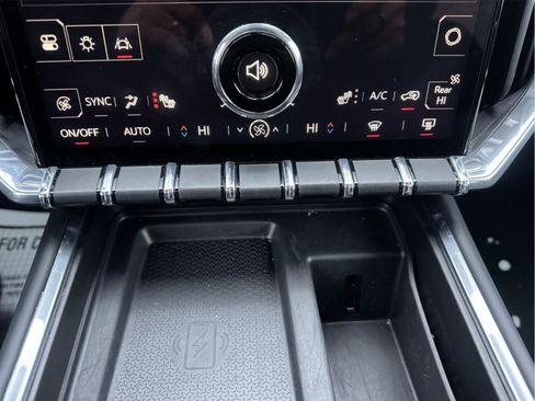 Used 2025 GMC Acadia Elevation image 27