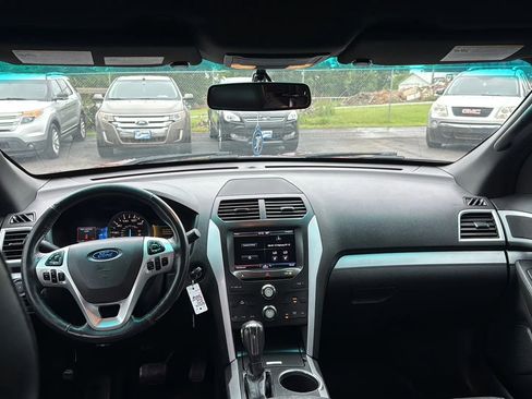 Used 2014 Ford Explorer XLT w/ Equipment Group 202A image 26