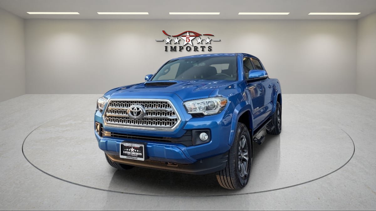 Used 2017 Toyota Tacoma TRD Sport w/ Tow Package (A/T) AWD/4WD image 1