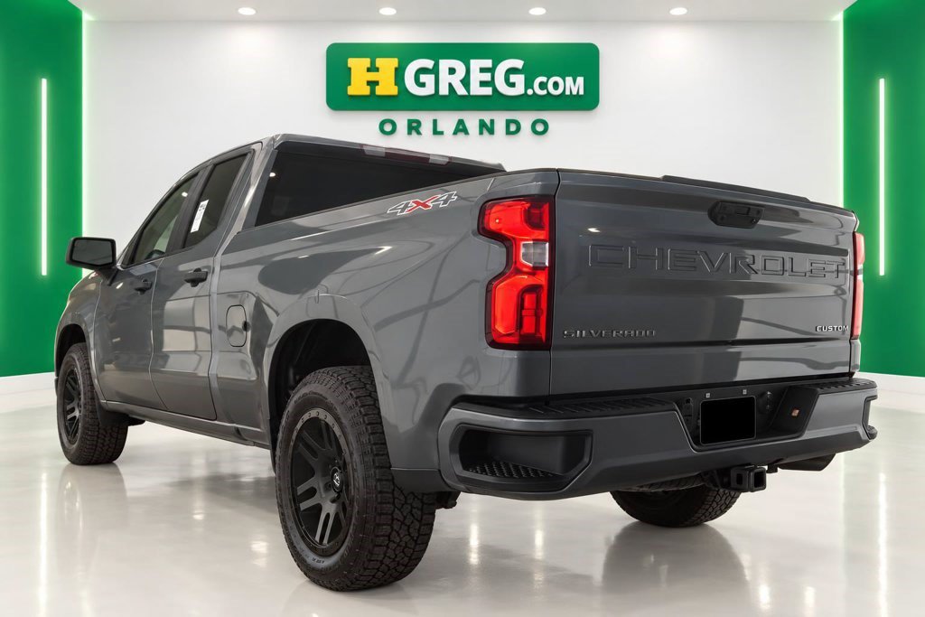 Used 2020 Chevrolet Silverado 1500 Custom w/ Custom Value Package AWD/4WD image 2