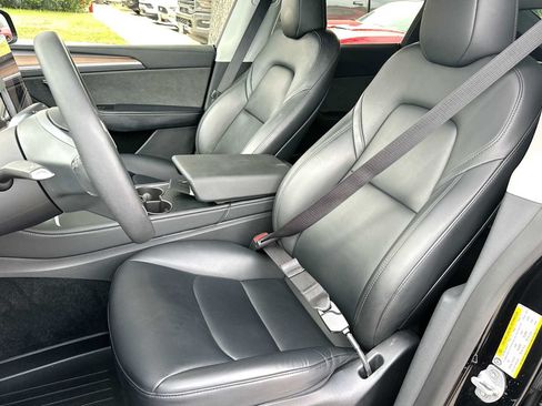 Used 2023 Tesla Model Y Long Range AWD/4WD image 17