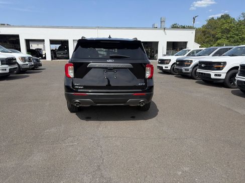 Used 2024 Ford Explorer XLT w/ Equipment Group 202A AWD/4WD image 4