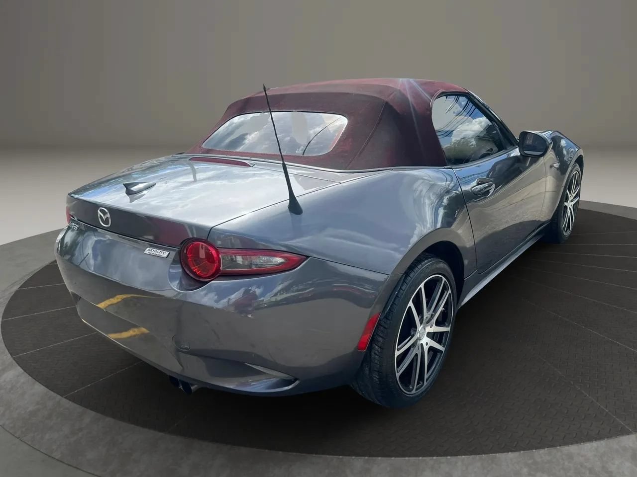Used 2018 MAZDA MX-5 Miata Grand Touring RWD image 5