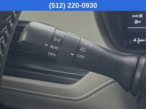 Used 2025 Subaru Forester Premium image 13