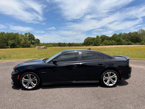Used 2021 Dodge Charger R/T RWD image 2