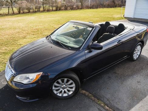 Used 2012 Chrysler 200 Touring FWD image 37