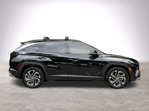 Used 2025 Hyundai Tucson Limited FWD image 10
