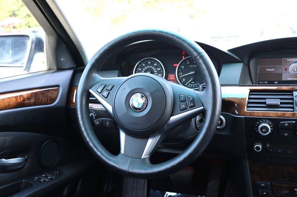 Used 2008 BMW 535xi Wagon AWD/4WD image 15