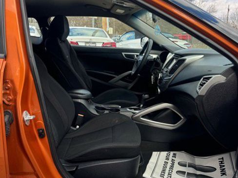 Used 2015 Hyundai Veloster image 15