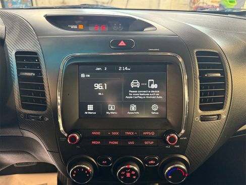 Used 2017 Kia Forte S image 19