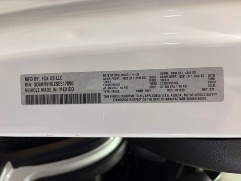 Used 2025 RAM ProMaster 3500 w/ Convenience Group image 30