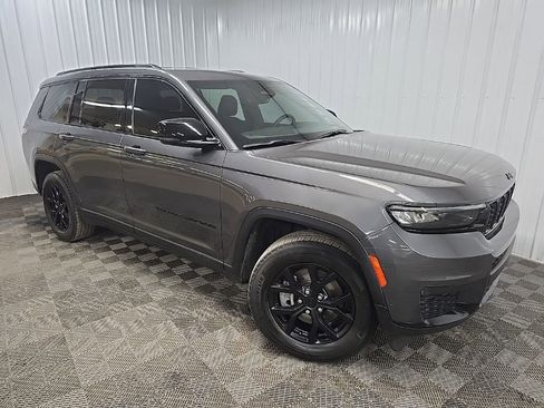 Used 2024 Jeep Grand Cherokee L Laredo AWD/4WD image 7
