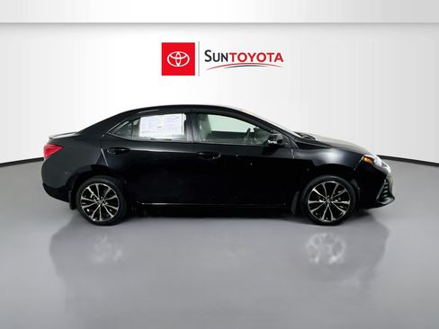 Used 2017 Toyota Corolla SE w/ Carpet Mat Package (TMS) FWD image 2