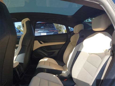 Used 2023 Porsche Taycan image 13