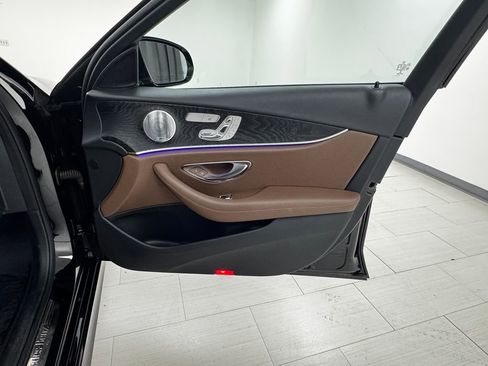 Used 2017 Mercedes-Benz E 300 4MATIC image 13