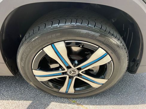 Used 2022 Mercedes-Benz EQB 300 4MATIC image 12