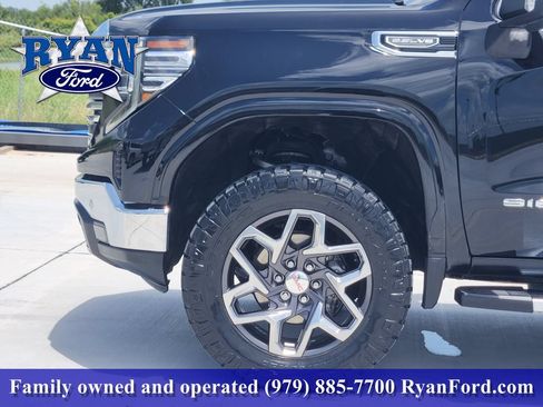 Used 2024 GMC Sierra 1500 SLT w/ SLT Premium Plus Package AWD/4WD image 5
