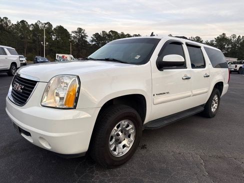 Used 2007 GMC Yukon XL SLT w/ SLT Preferred Equipment Group image 12