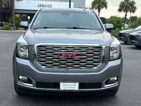 Used 2019 GMC Yukon Denali AWD/4WD image 2