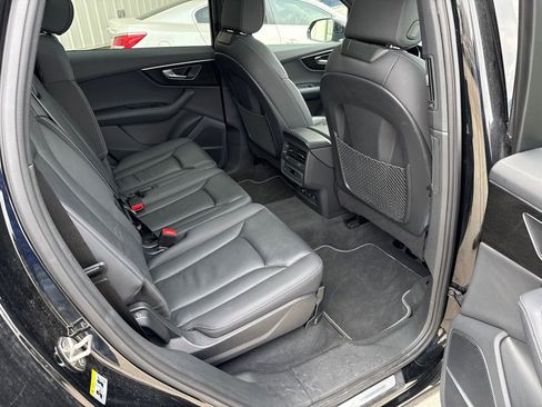 Used 2025 Audi Q7 3.0T Premium Plus image 16