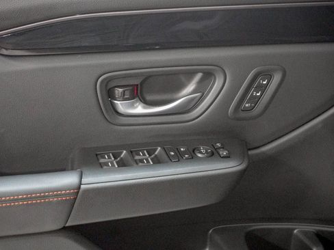 Used 2025 Honda Pilot TrailSport image 19