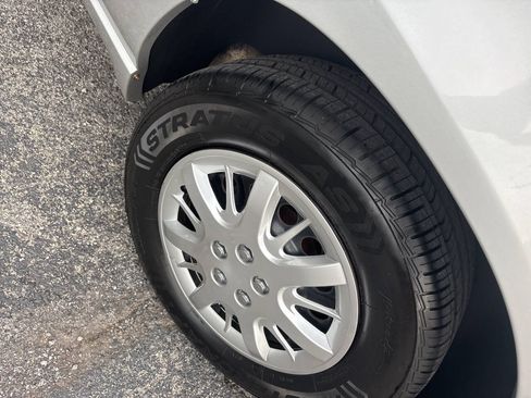 Used 2001 Chevrolet Impala FWD image 6