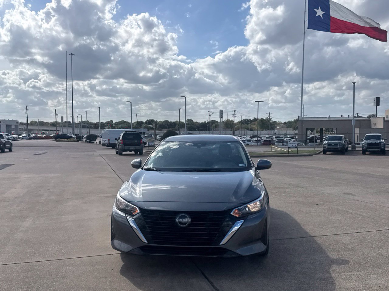 Used 2025 Nissan Sentra SV w/ Trunk Package FWD image 7