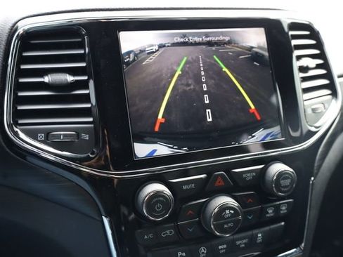 Used 2020 Jeep Grand Cherokee Altitude image 18