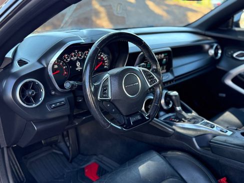 Used 2017 Chevrolet Camaro SS RWD image 10