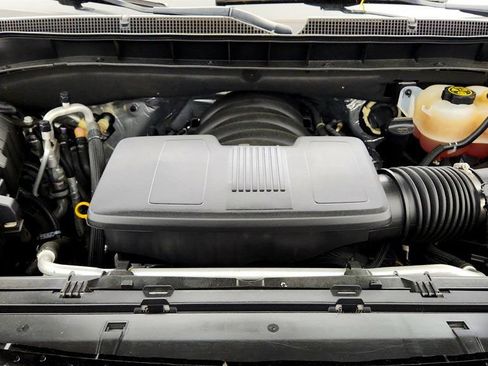 Used 2023 Chevrolet Tahoe Z71 w/ Luxury Package AWD/4WD image 29