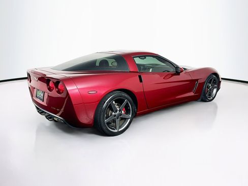 Used 2005 Chevrolet Corvette Coupe w/ Preferred Equipment Group RWD image 9