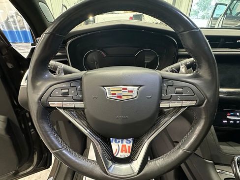 Used 2020 Cadillac XT6 Sport image 18