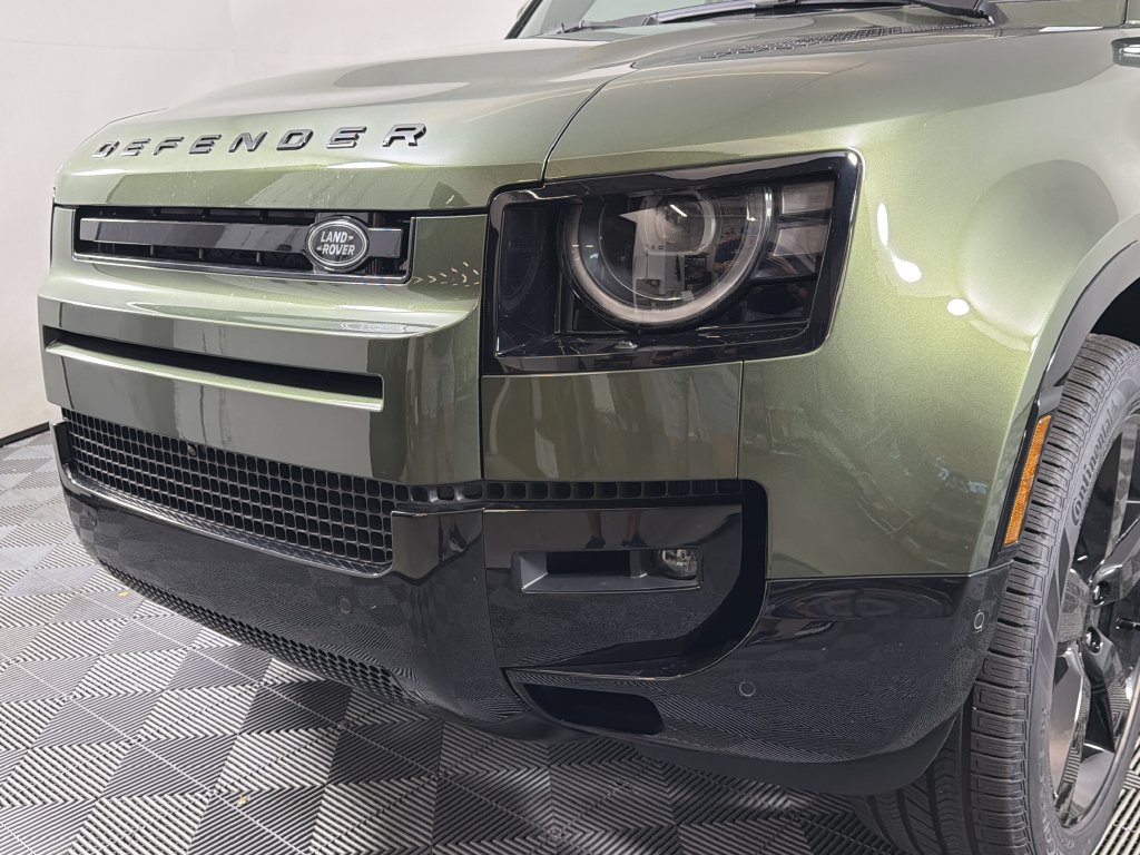 New 2026 Land Rover Defender 110 X-Dynamic SE AWD/4WD image 11