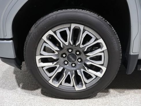 Used 2024 GMC Sierra 1500 Denali Ultimate image 10