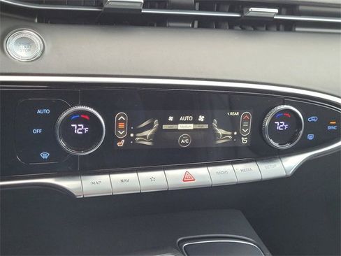 Used 2025 Genesis GV70 2.5T image 11