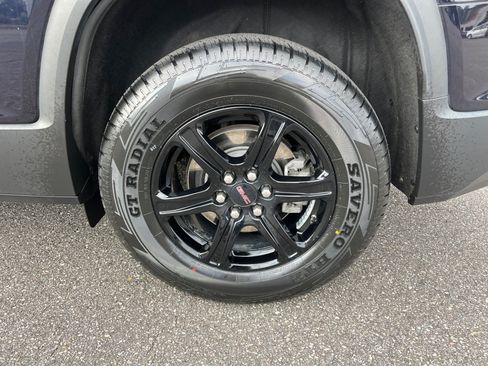 Used 2022 GMC Acadia AT4 w/ Technology Package AWD/4WD image 22