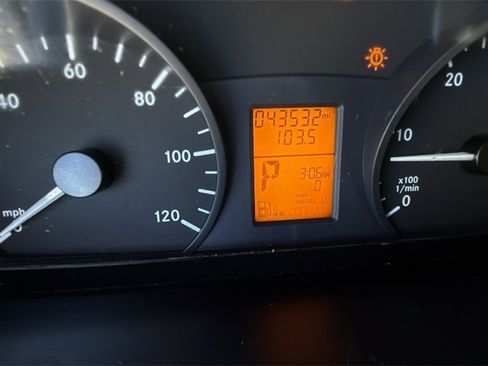 Used 2017 Freightliner Sprinter 2500 image 19