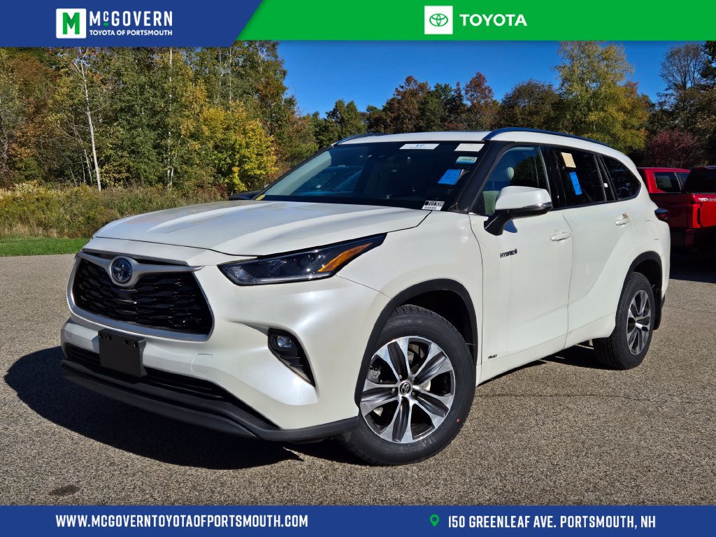 Used 2021 Toyota Highlander XLE AWD/4WD image 1