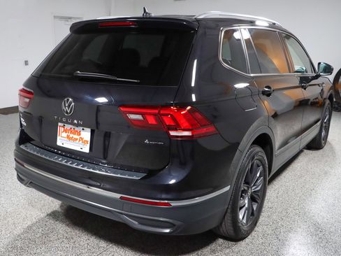 Used 2022 Volkswagen Tiguan SE w/ Panoramic Sunroof Package AWD/4WD image 7