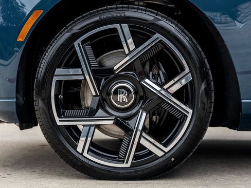 New 2026 Rolls-Royce Cullinan Black Badge image 14