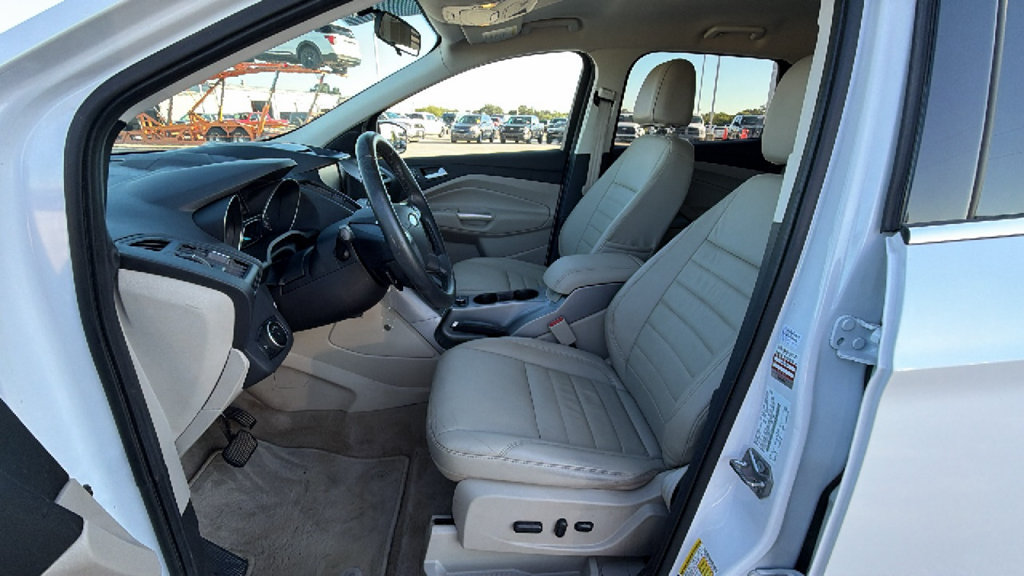 Used 2015 Ford Escape SE w/ Equipment Group 201A FWD image 12