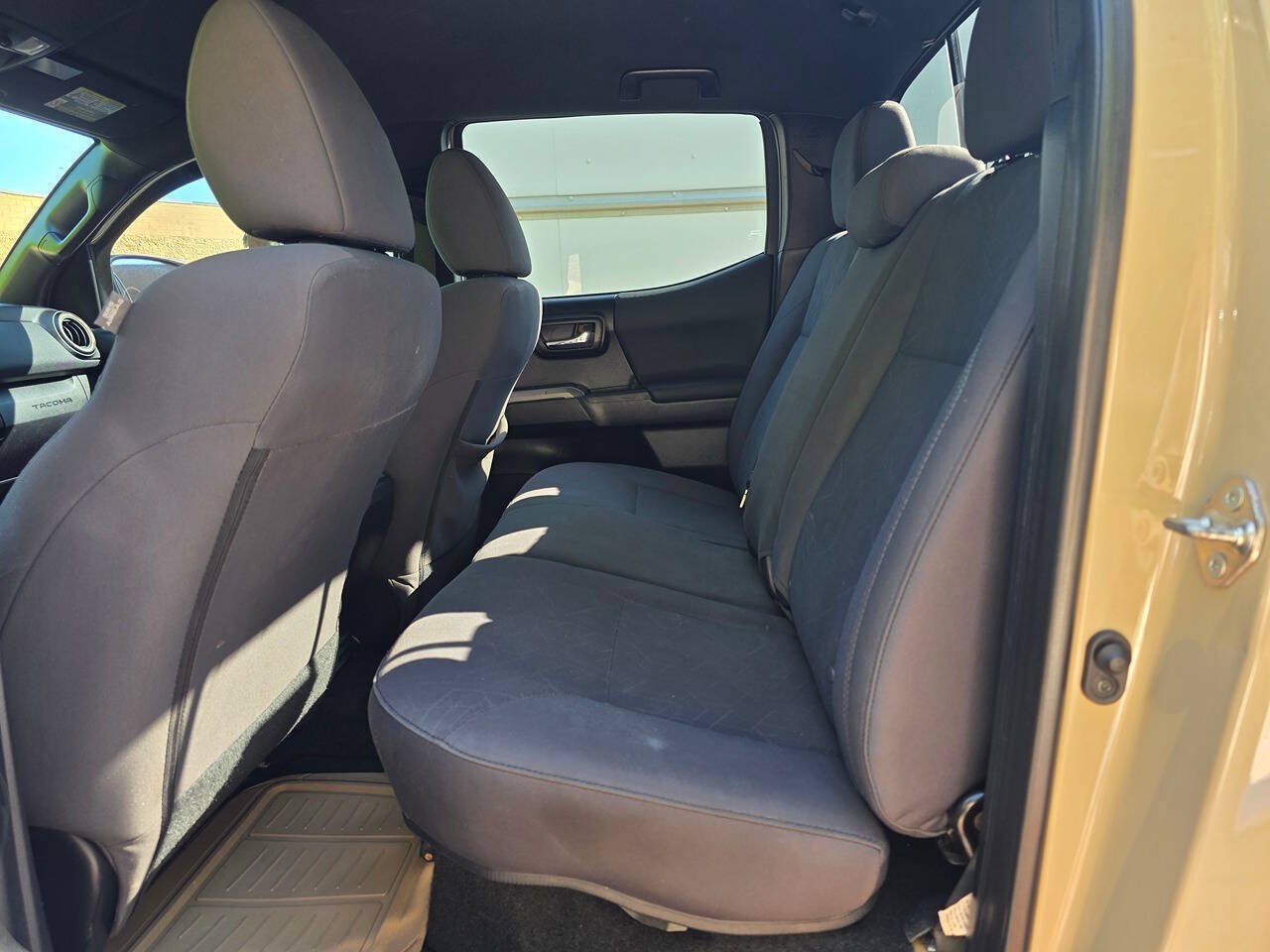 Used 2019 Toyota Tacoma TRD Off-Road w/ Technology Package AWD/4WD image 27