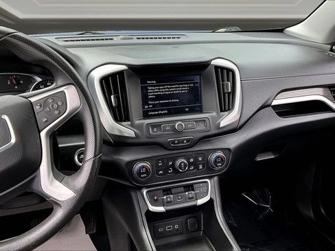 Used 2023 GMC Terrain SLE w/ Driver Convenience Package FWD image 9