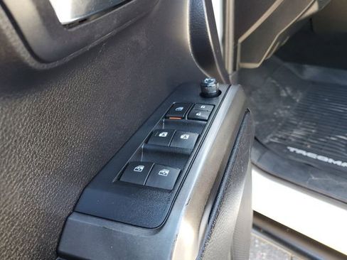 Used 2020 Toyota Tacoma TRD Sport AWD/4WD image 17