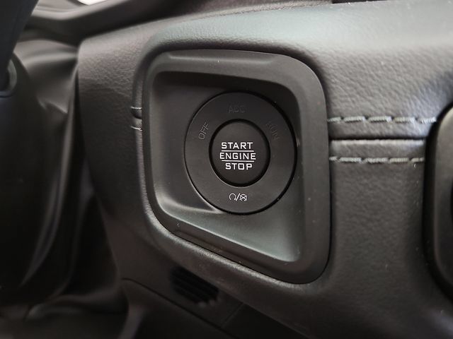 New 2025 Jeep Wrangler Unlimited Sahara w/ Technology Group AWD/4WD image 17