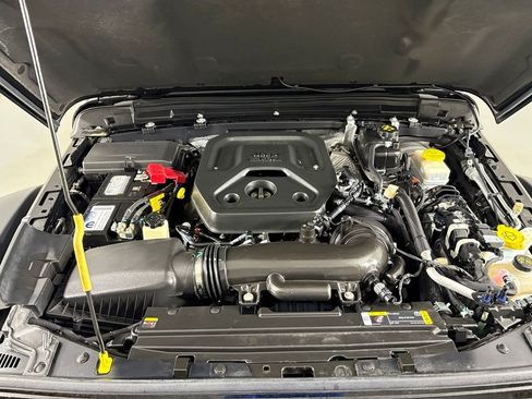 Used 2024 Jeep Wrangler Unlimited Rubicon w/ Technology Group AWD/4WD image 43